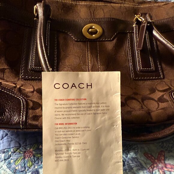Coach Hamptons Signature Satchel - Picture 7 of 9